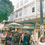 Praça do Ferreira, cartão-postal da cidade, sofre com sujeira  WALESKA SANTIAGO